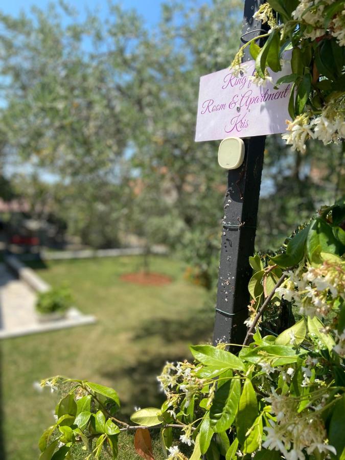 Room Kris With Private Entrance & Private Bathroom Vilanija Εξωτερικό φωτογραφία